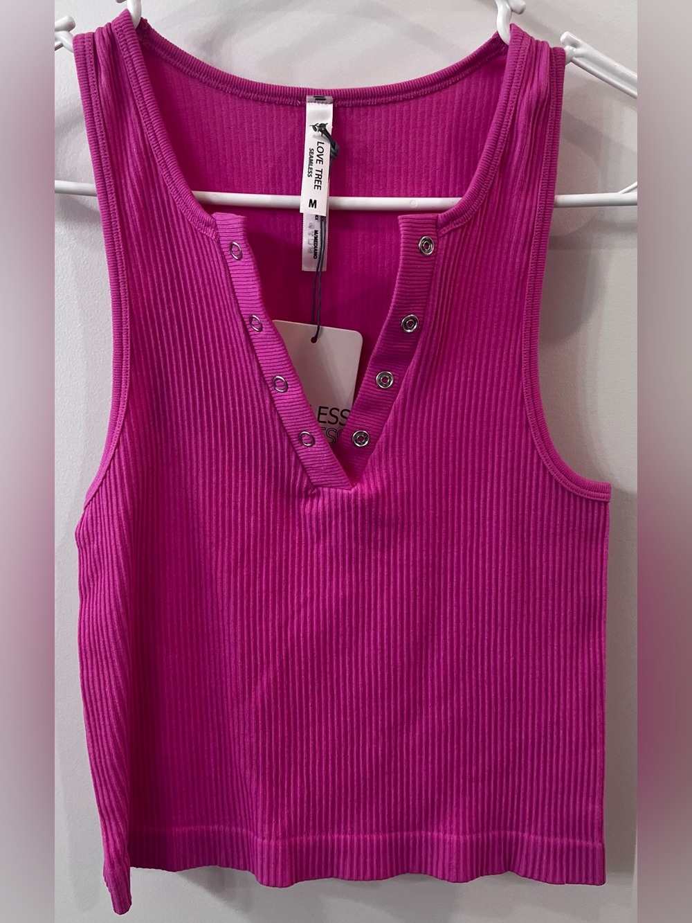 NWT Love Tree Hot Pink Ribbed Snap-Front Tank, M